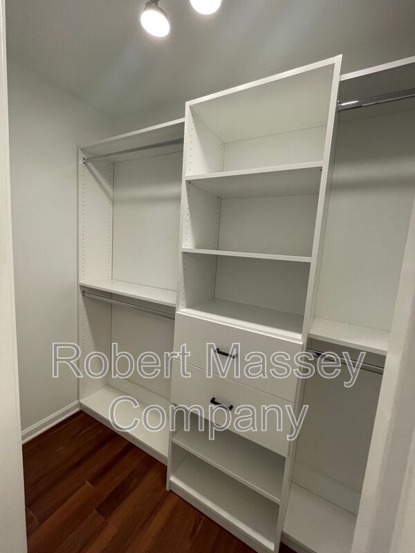Building Photo - 8505 Saurel Dr