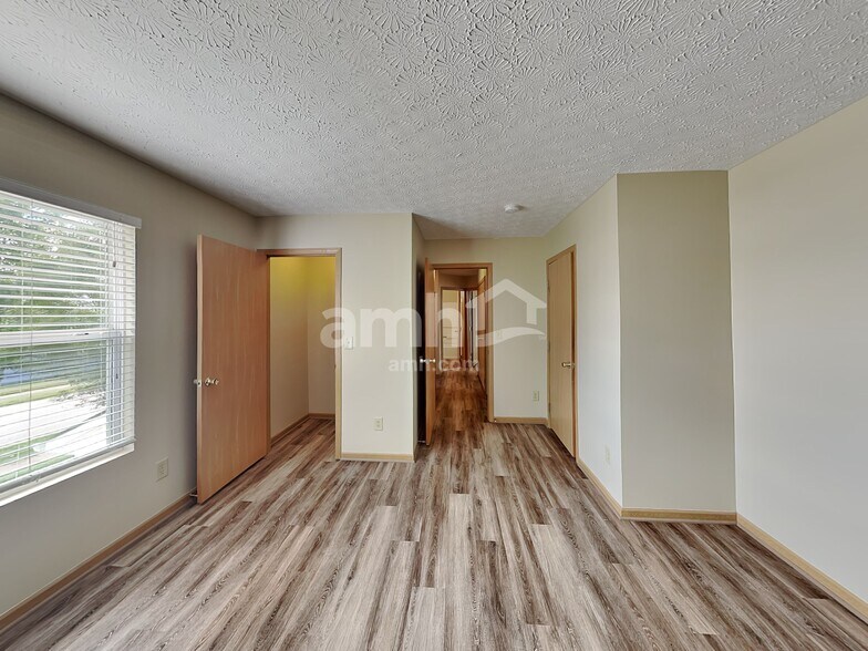 Building Photo - 5406 Englecrest Dr
