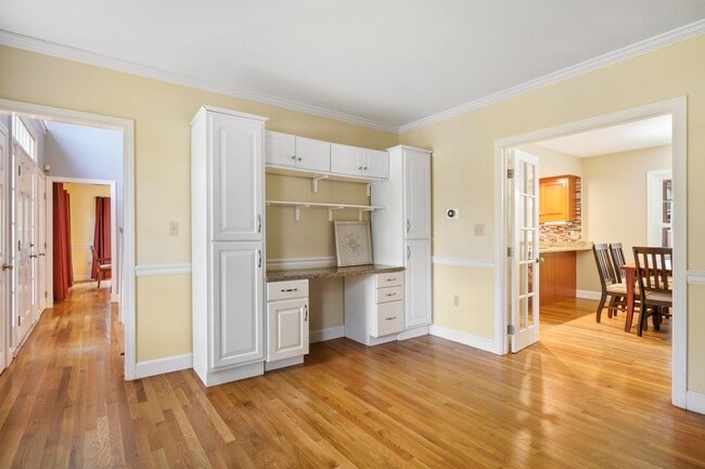 Building Photo - 13 Bear Hill Rd