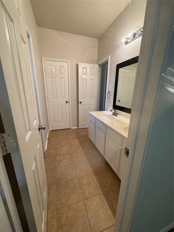 Building Photo - 6227 Meadowcrest Ln