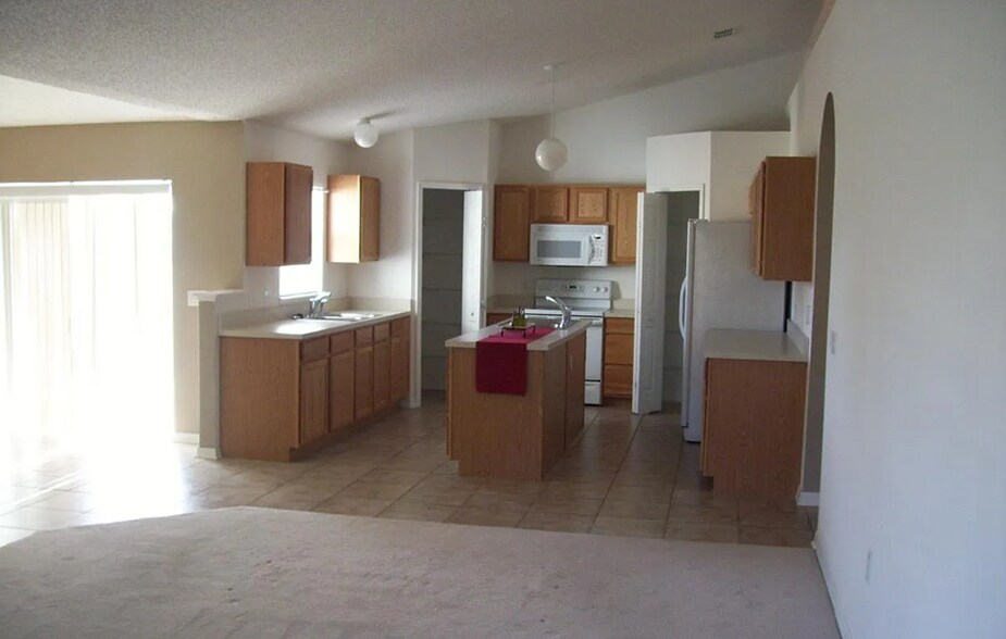 Building Photo - 1628 Myrtle Lake Ave