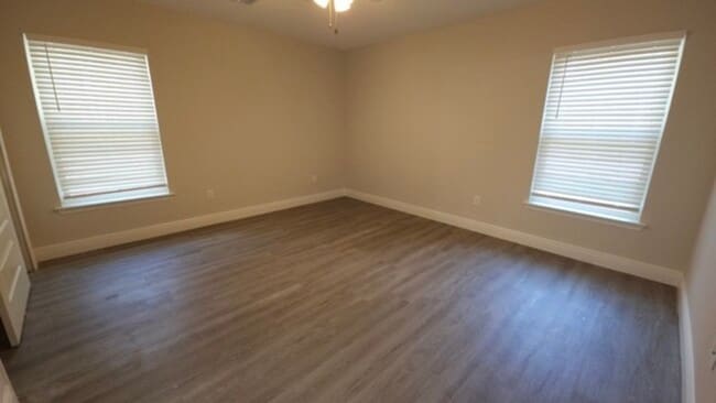 Building Photo - 9093 N Peachtree Way