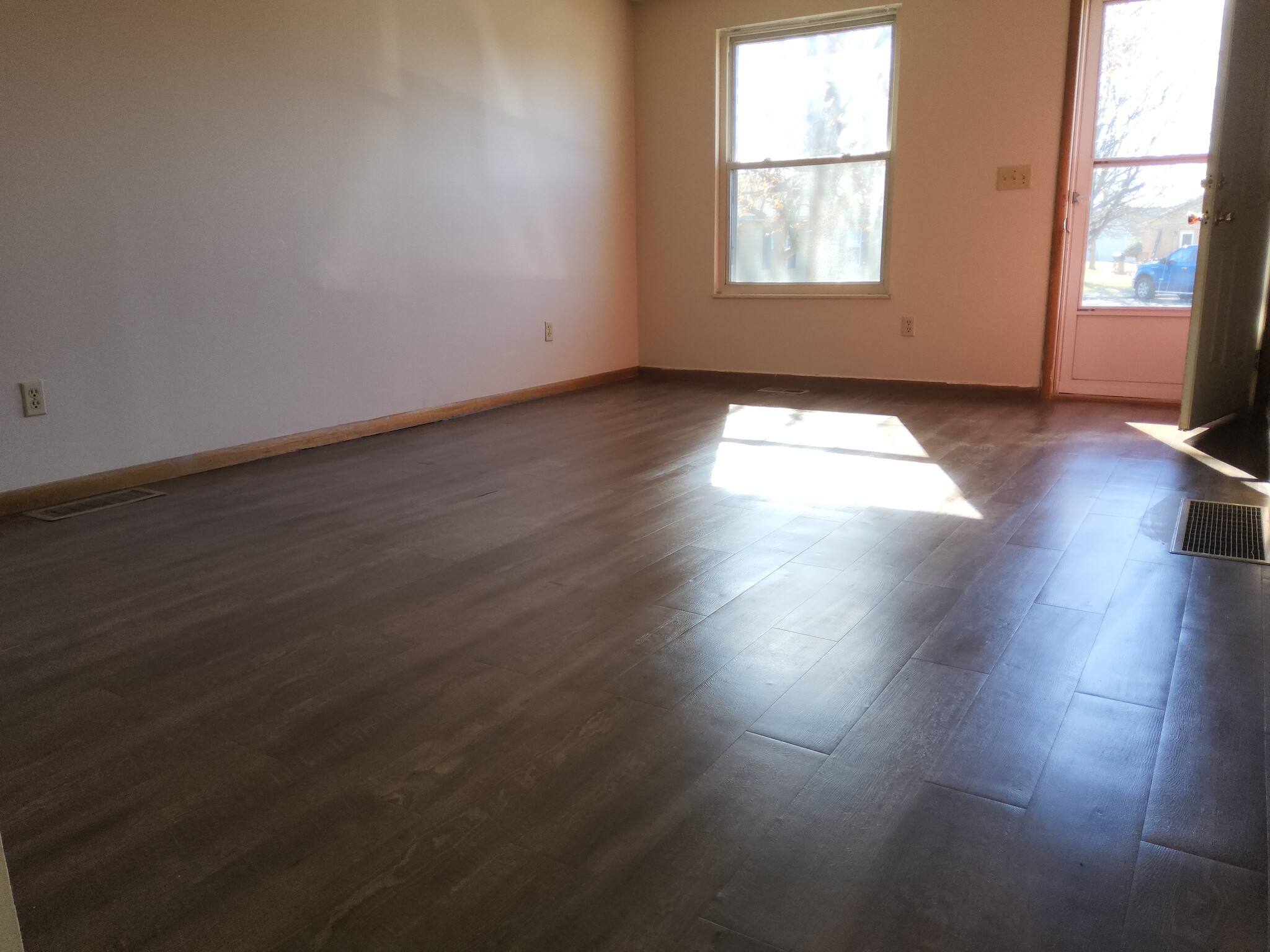 Building Photo - 1670 Colonial Dr