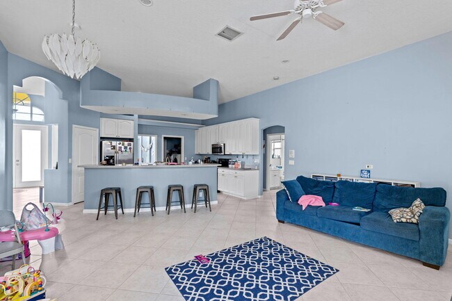 Building Photo - 103 Black Olive Crescent