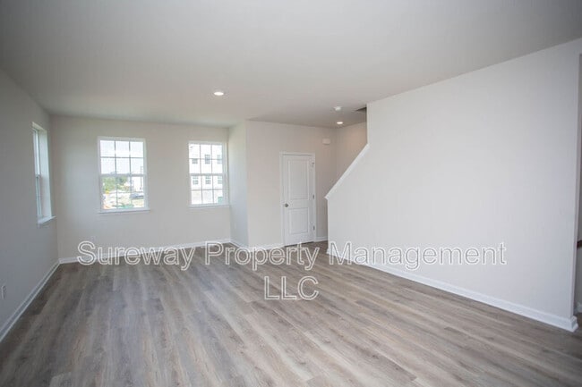 Building Photo - 234 Macoun Way