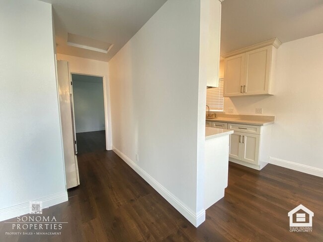 Building Photo - PRICE REDUCTION! 2BD/1BA Duplex In Downtown Sonoma!