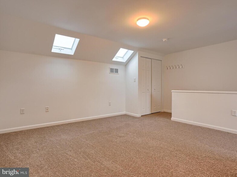 Building Photo - 64 Tia Circle