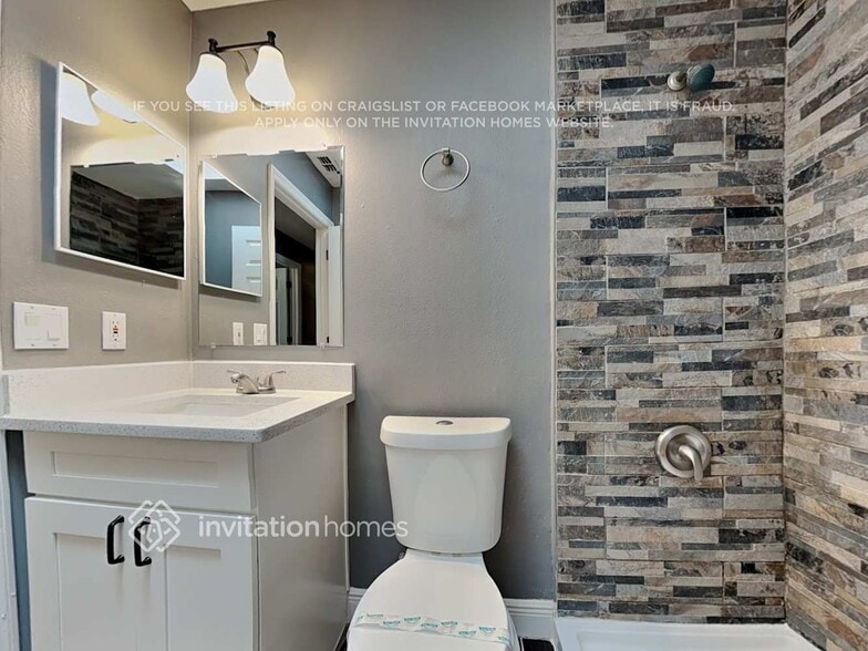 Building Photo - 2418 Radnor Ave