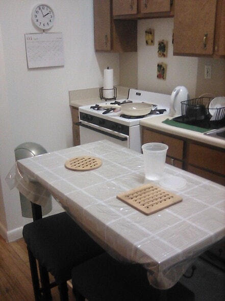 Eat in Kitchen - 322 E 120th St