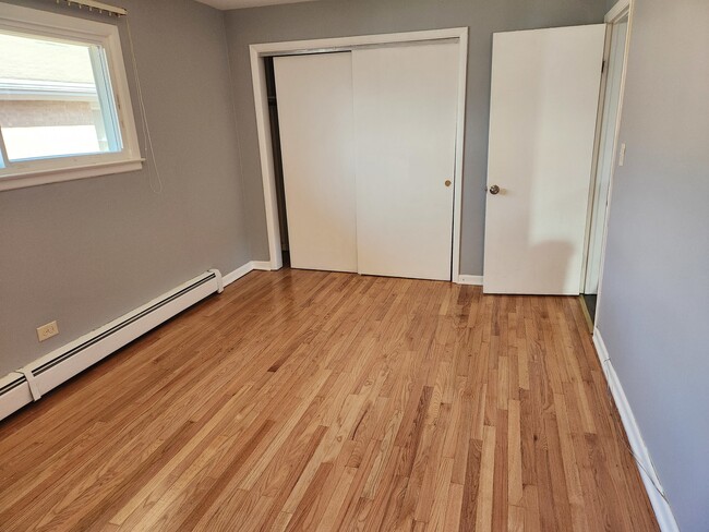 Building Photo - 1018 S 11th Ave