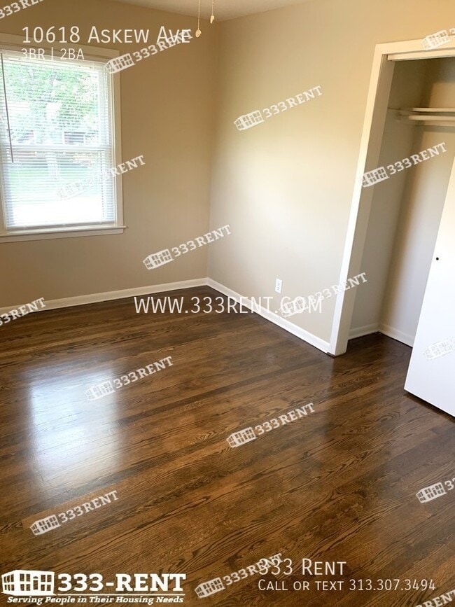 Building Photo - 10618 Askew Ave