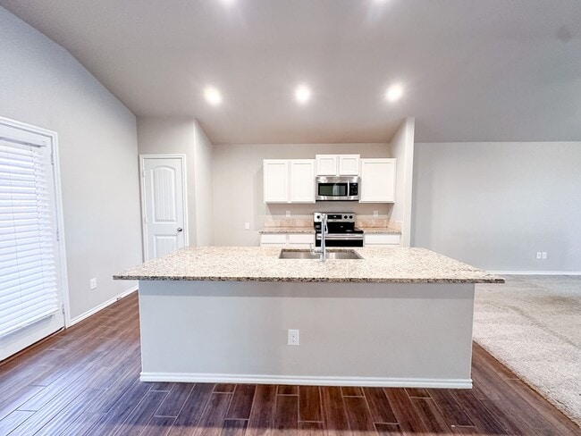 Building Photo - 3/2/2 Home in Windstone!
