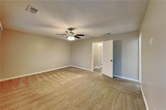 Building Photo - 4203 E Emerald Dr NW