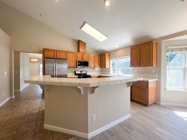 Building Photo - Spacious Single-Level 3-Bedroom Home in Desirable North Napa