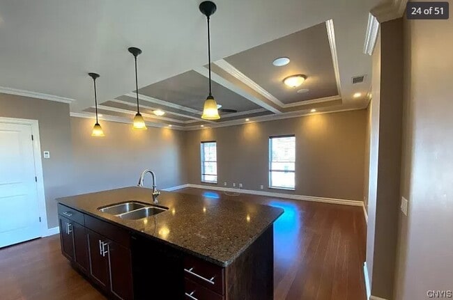 Building Photo - 517 Riverside Dr