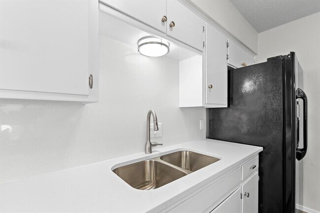 Building Photo - 10807 Lambert Cir