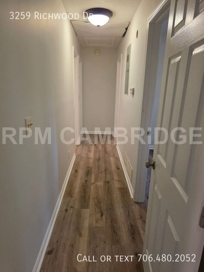 Building Photo - 3259 Richwood Dr NW
