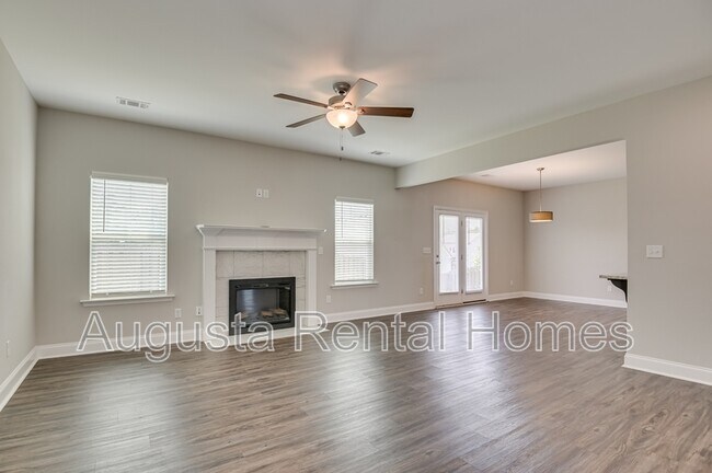 Building Photo - 1110 George W Crawford Dr