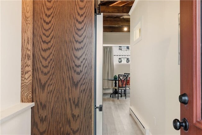 Building Photo - 98 Kay St