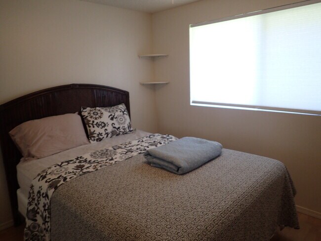Building Photo - BEAUTIFUL FURNISHED 2bed/2Bath KIHEI SHORE...