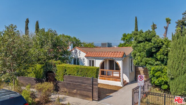 Building Photo - 4031 Edenhurst Ave