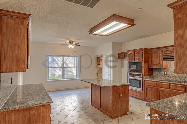 Building Photo - 514 Big Oak Ct