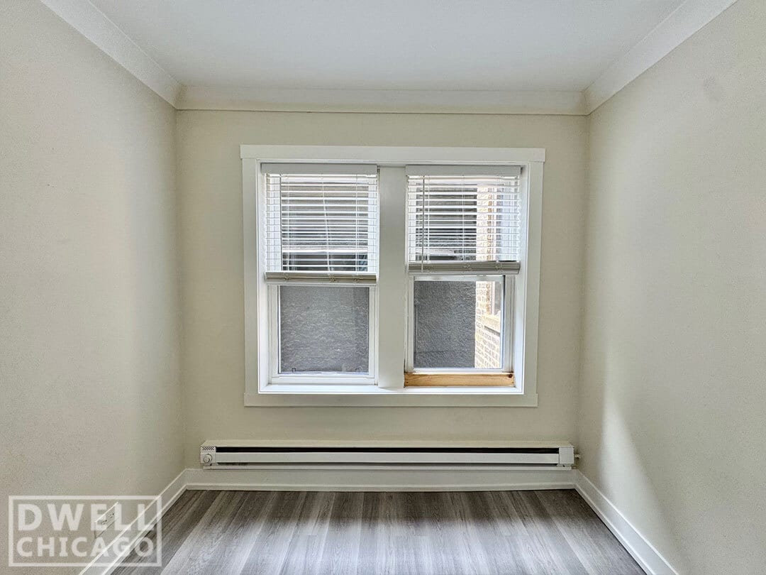 Building Photo - 1421 W Hutchinson St