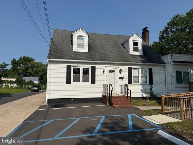 Primary Photo - 524 N East Ave
