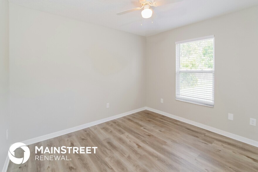 Building Photo - 1160 N St Johns St