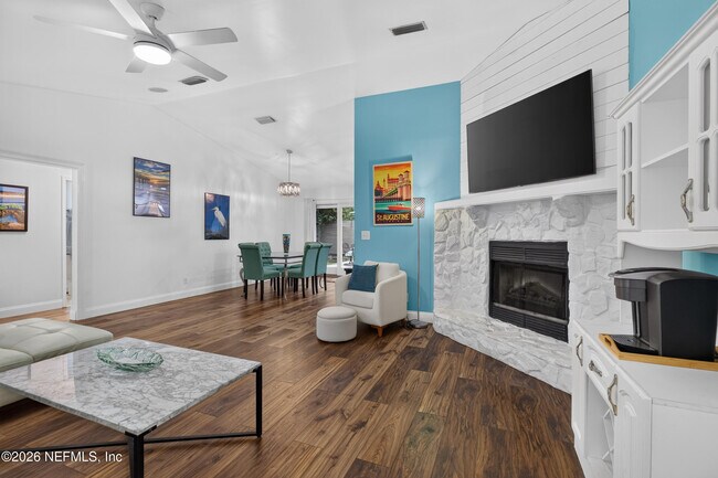 Building Photo - 374 Orchis Rd