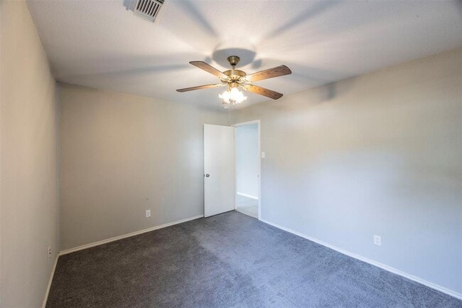 Building Photo - 9402 Calwood Cir