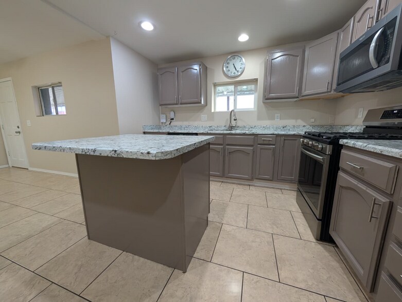 Building Photo - 6533 E Arbor Ave