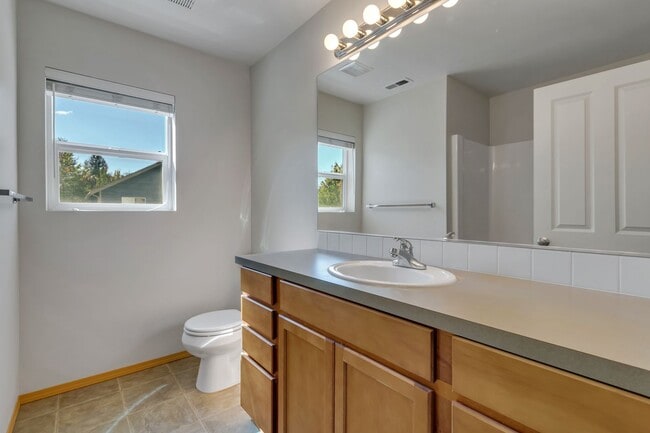 Building Photo - Cozy Corner Lot in Radiance