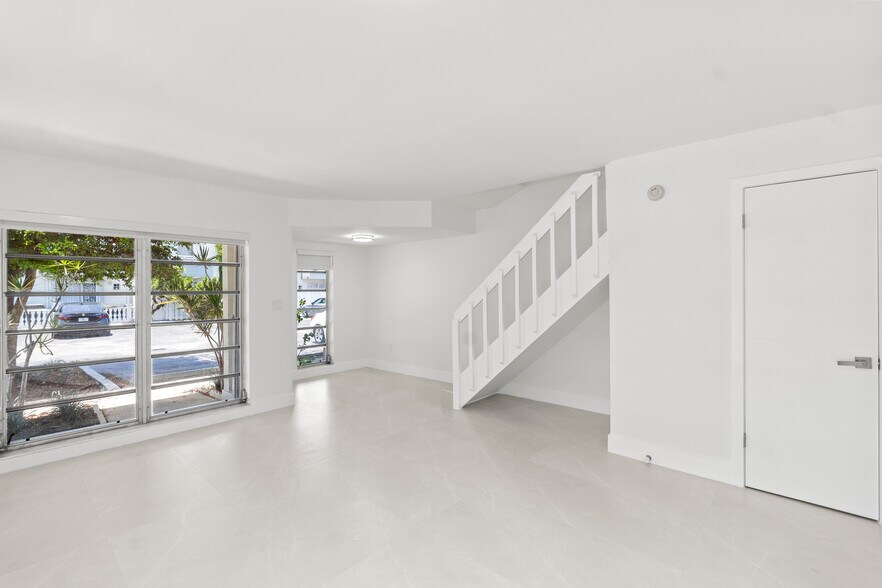 Building Photo - 3597 SW 17th St