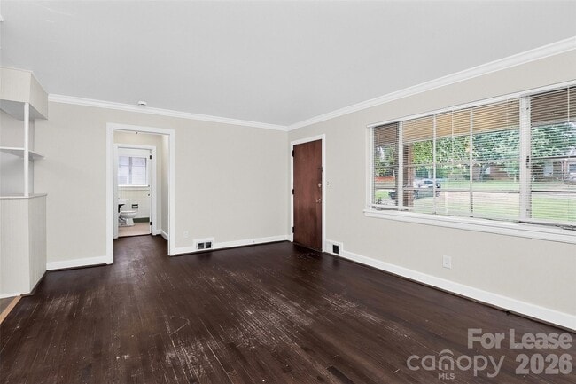 Building Photo - 2642 Arnold Dr