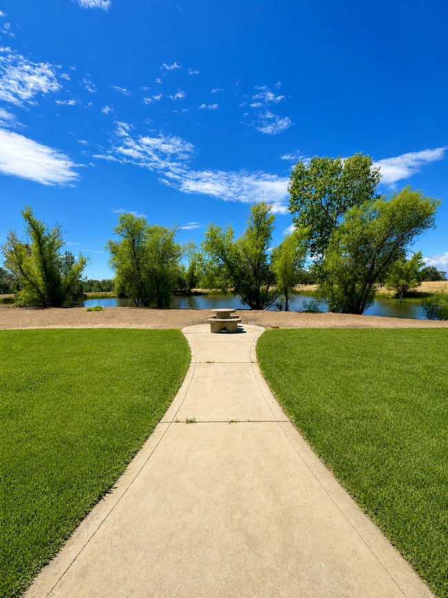 Building Photo - Relax and Enjoy Peaceful Lake Views!
