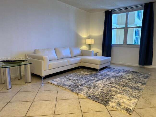Building Photo - 2501 S Ocean Dr