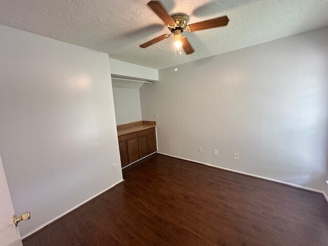 Building Photo - 15818 Oak Mountain Dr