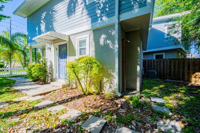 Building Photo - 597 Sturdivant Ave