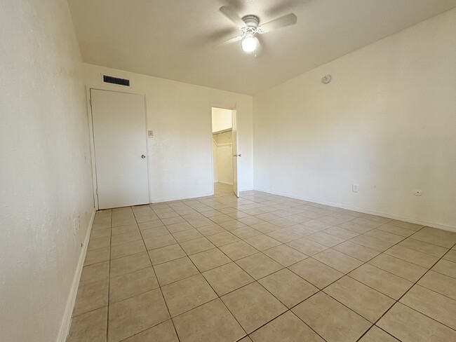 Building Photo - 24411 Beef Canyon Dr