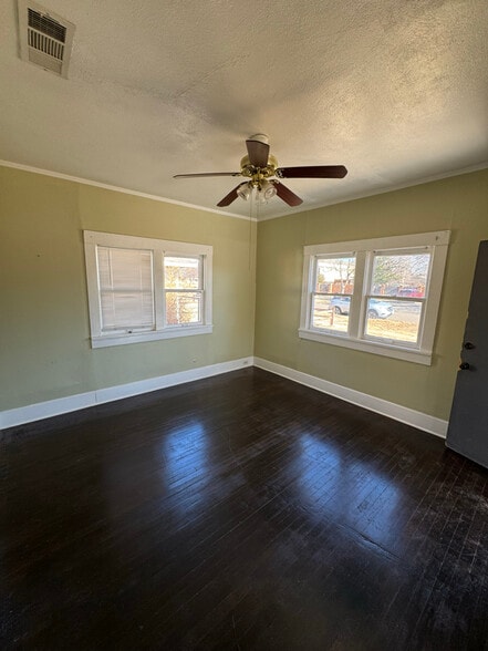 Building Photo - 1310 S Jefferson St