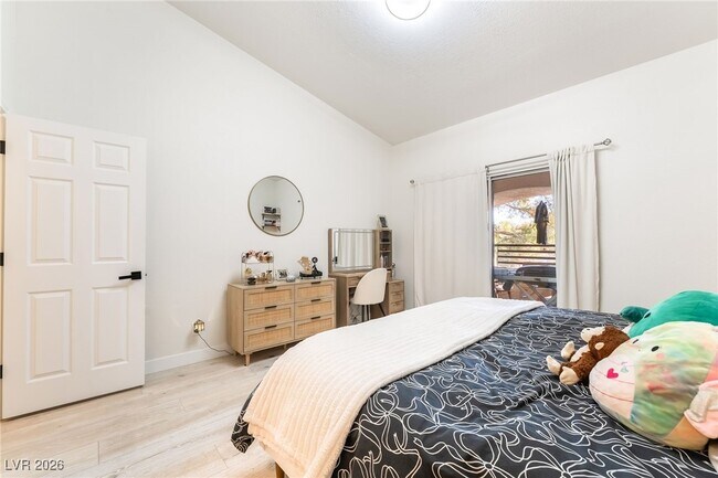 Building Photo - 3320 S Fort Apache Rd