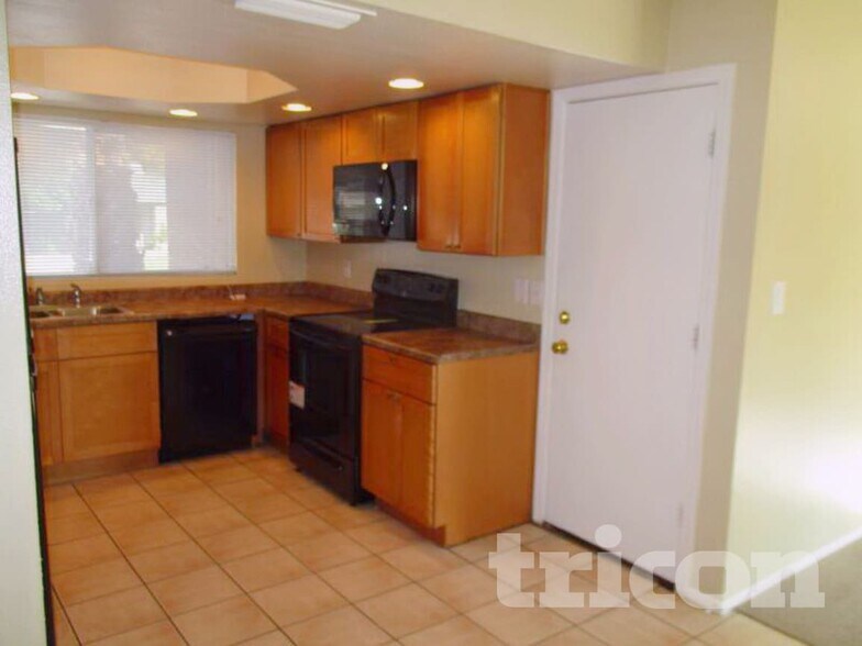 Building Photo - 11219 N 51st Dr