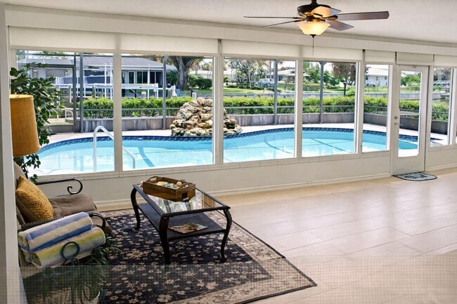 Building Photo - 2066 5th Ct SE