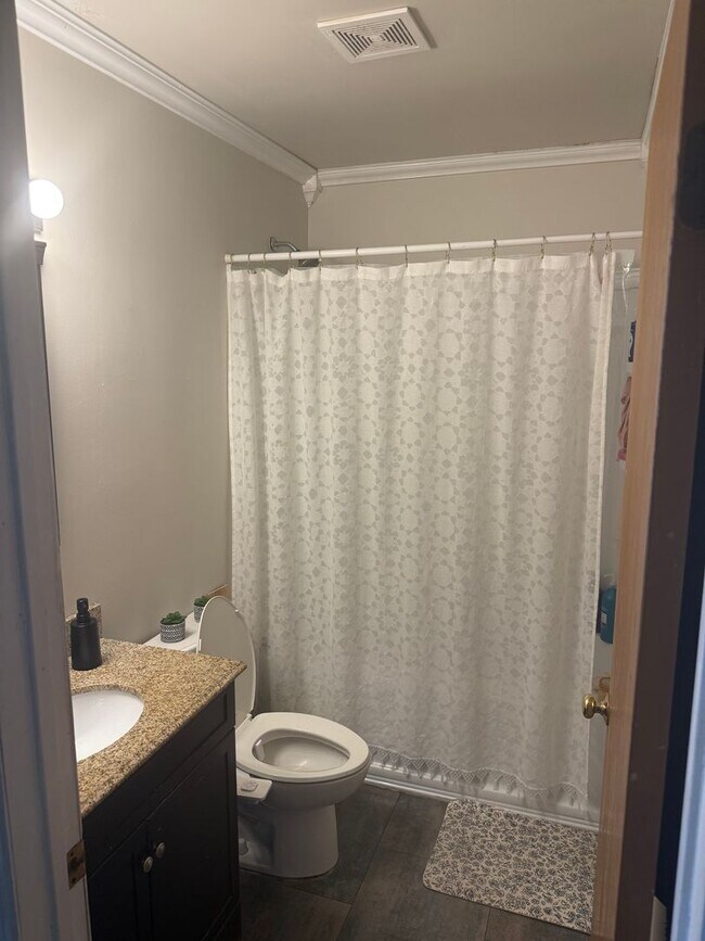 Building Photo - Charming 3 Bedroom, 2 Bath End Row Townhouse in Millersville - In-unit Laundry