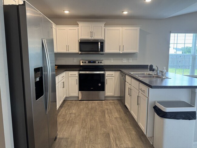 Building Photo - 102 Jessica Ct