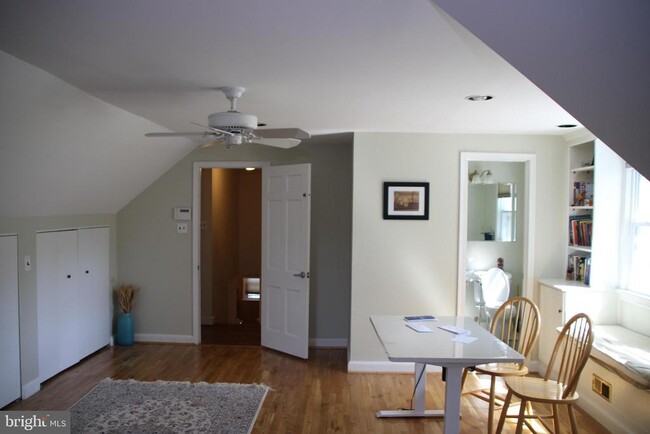 Building Photo - 7310 Durbin Terrace