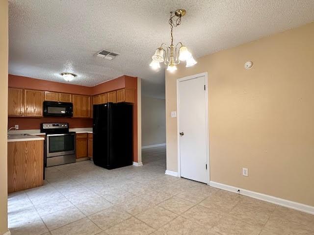 Building Photo - 3808 Landmark Dr