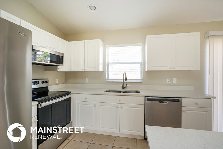 Building Photo - 221 NW 25th St