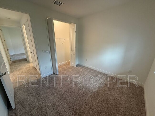 Building Photo - 2694 Addison Dr